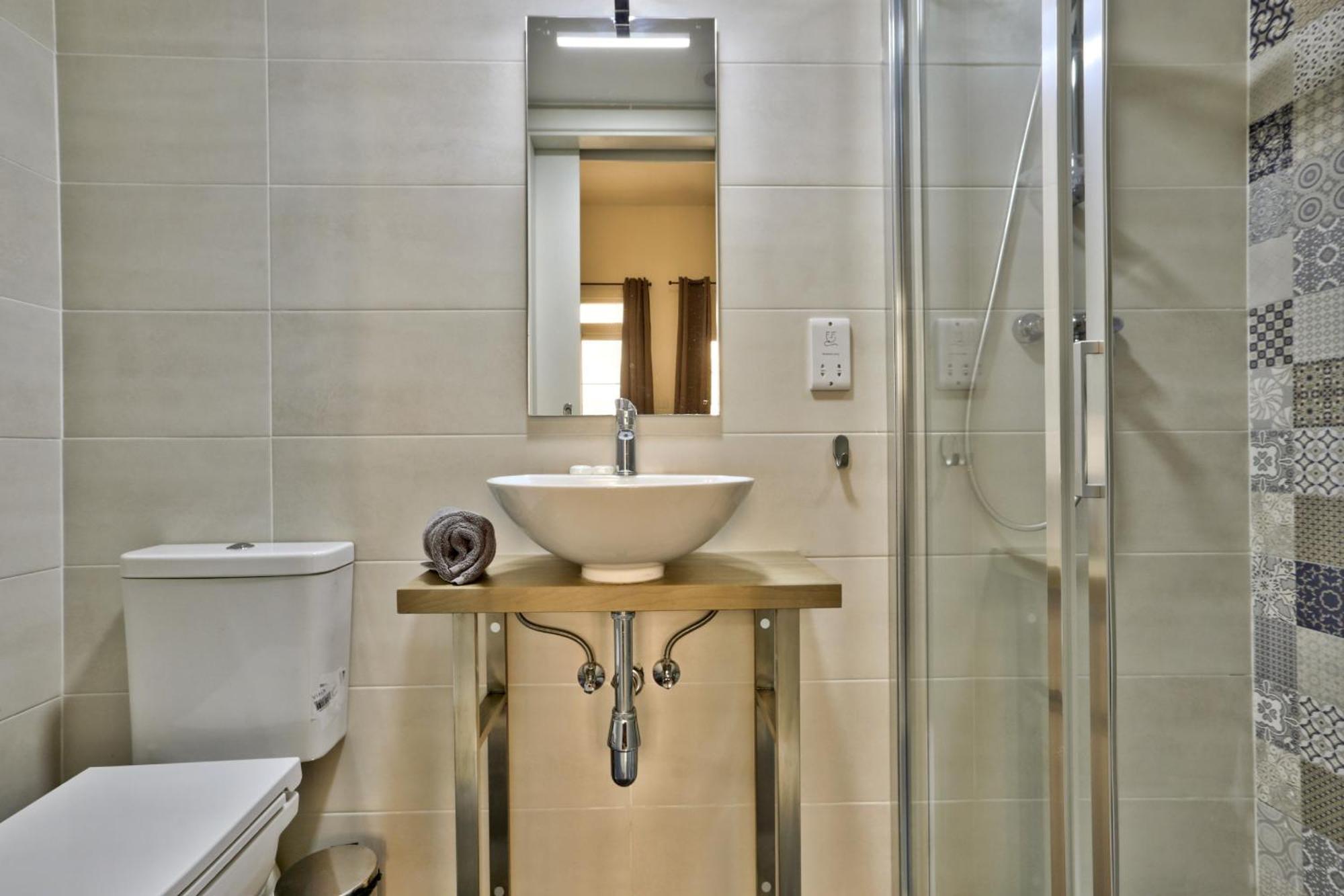 Exquisite 3-Bedroom Duplex Penthouse With Jacuzzi In Valletta Centre エクステリア 写真