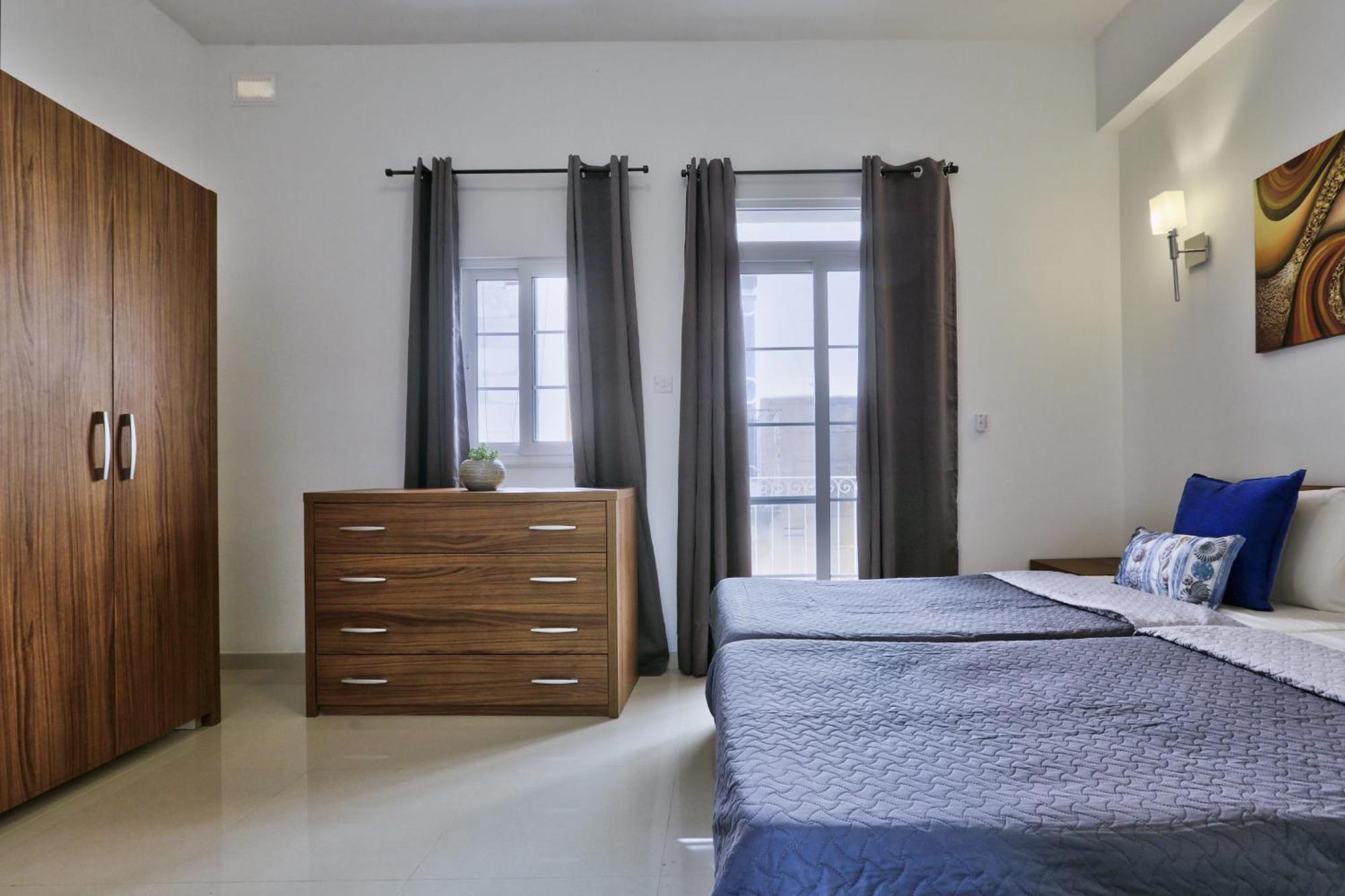 Exquisite 3-Bedroom Duplex Penthouse With Jacuzzi In Valletta Centre エクステリア 写真