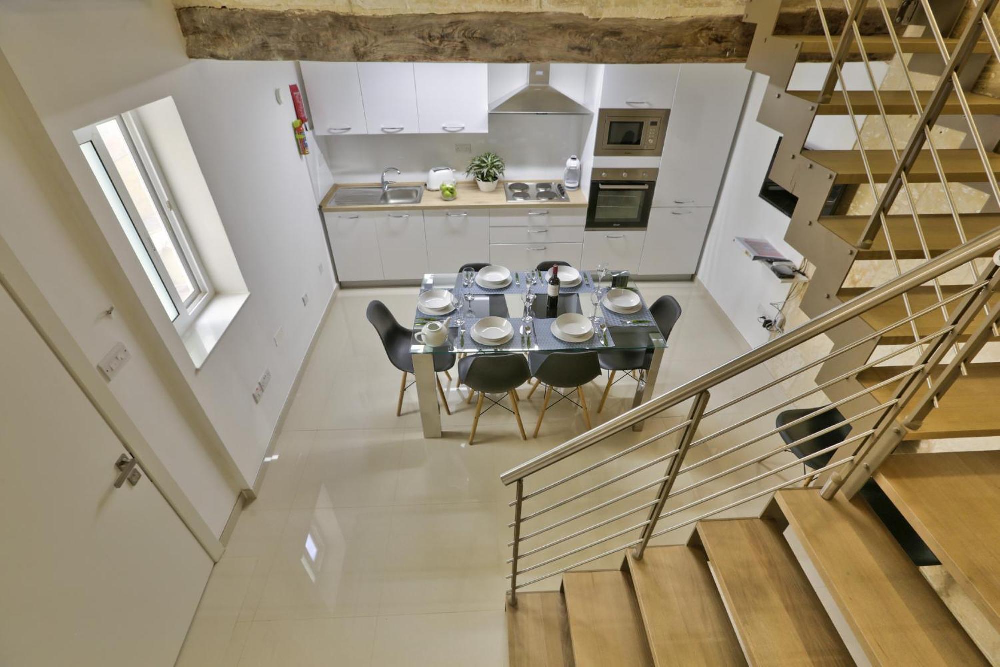 Exquisite 3-Bedroom Duplex Penthouse With Jacuzzi In Valletta Centre エクステリア 写真