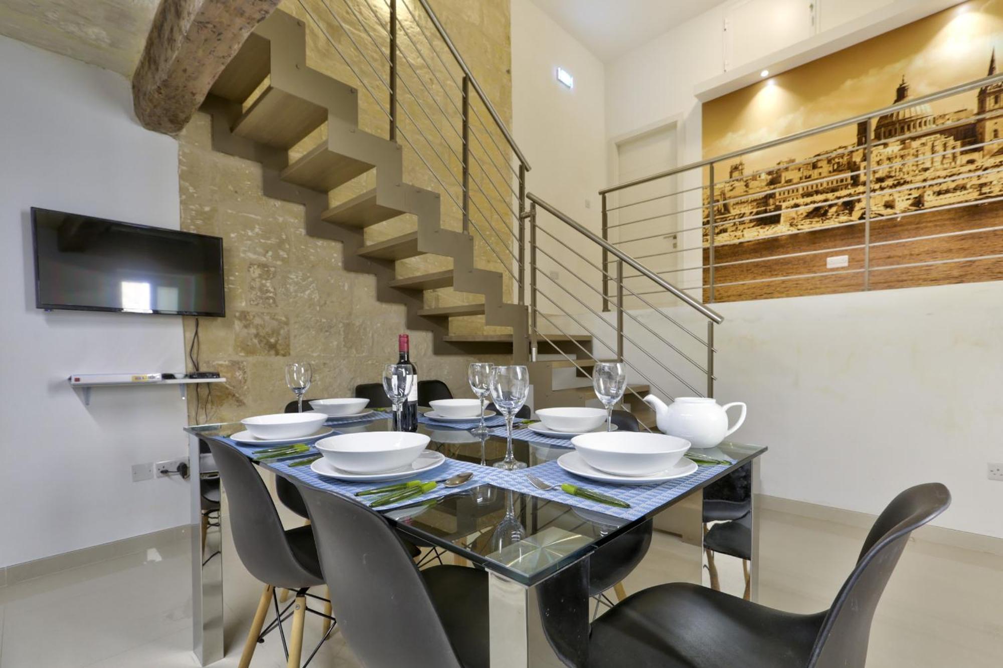 Exquisite 3-Bedroom Duplex Penthouse With Jacuzzi In Valletta Centre エクステリア 写真
