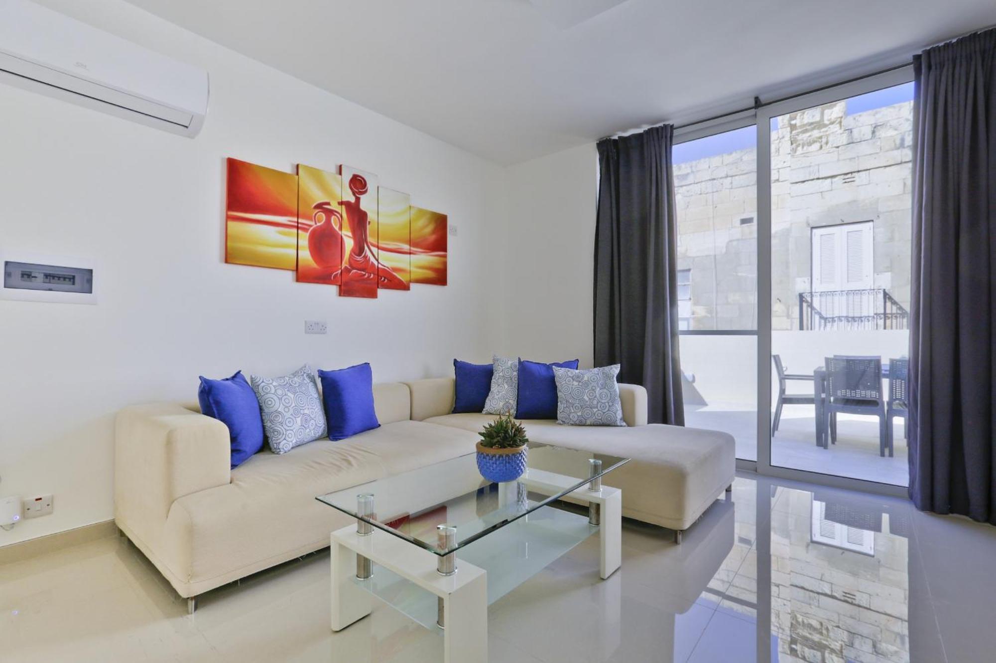 Exquisite 3-Bedroom Duplex Penthouse With Jacuzzi In Valletta Centre エクステリア 写真