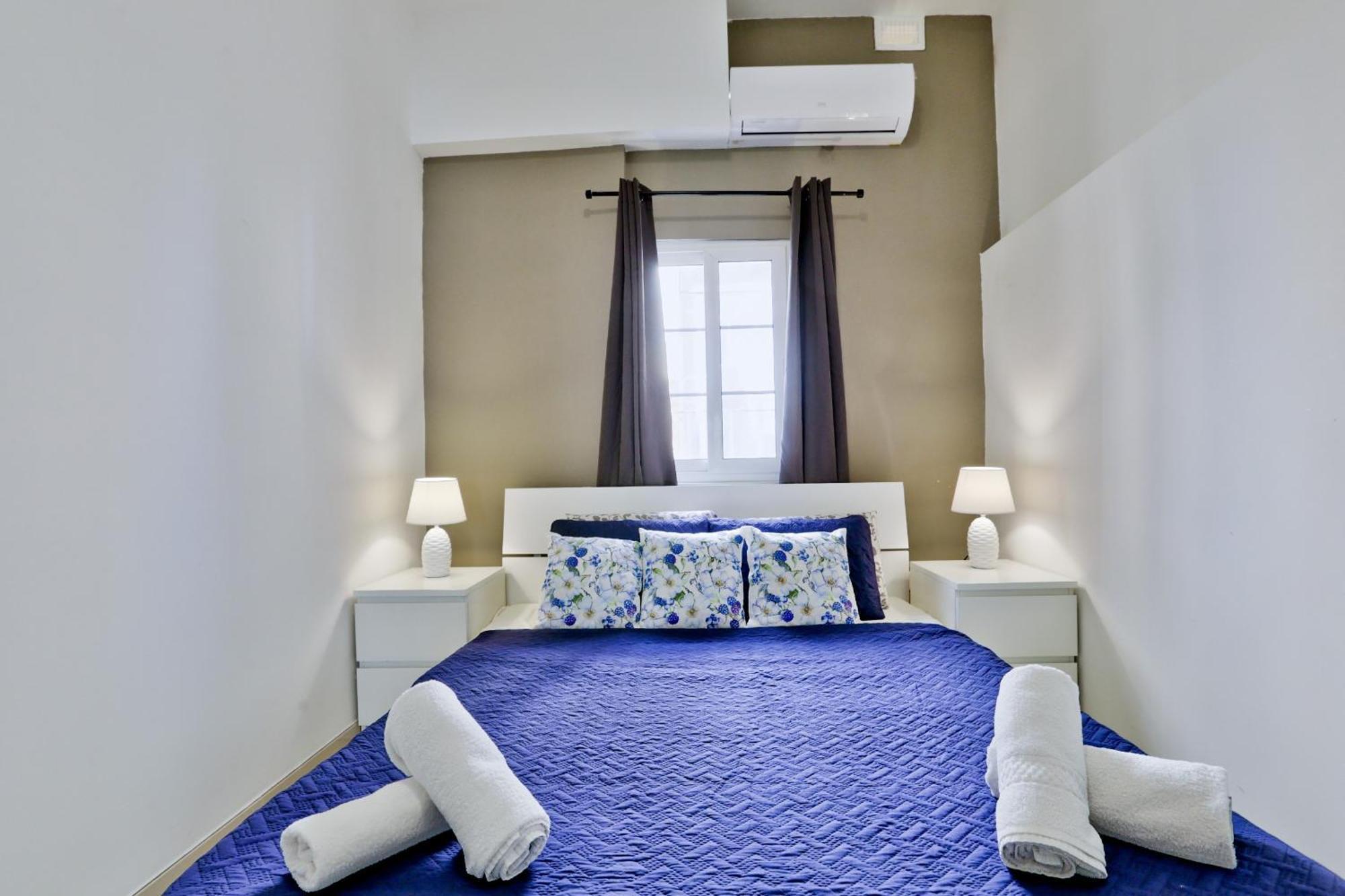 Exquisite 3-Bedroom Duplex Penthouse With Jacuzzi In Valletta Centre エクステリア 写真