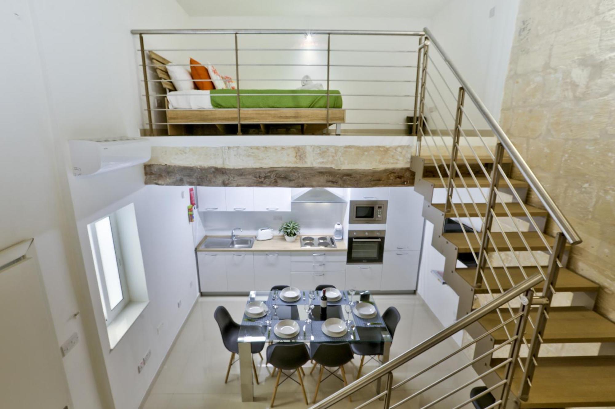 Exquisite 3-Bedroom Duplex Penthouse With Jacuzzi In Valletta Centre エクステリア 写真