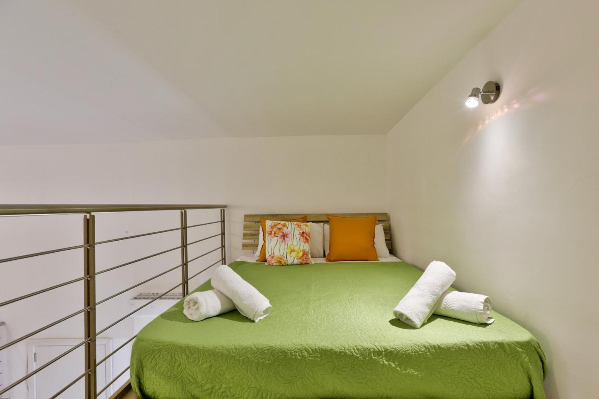 Exquisite 3-Bedroom Duplex Penthouse With Jacuzzi In Valletta Centre エクステリア 写真